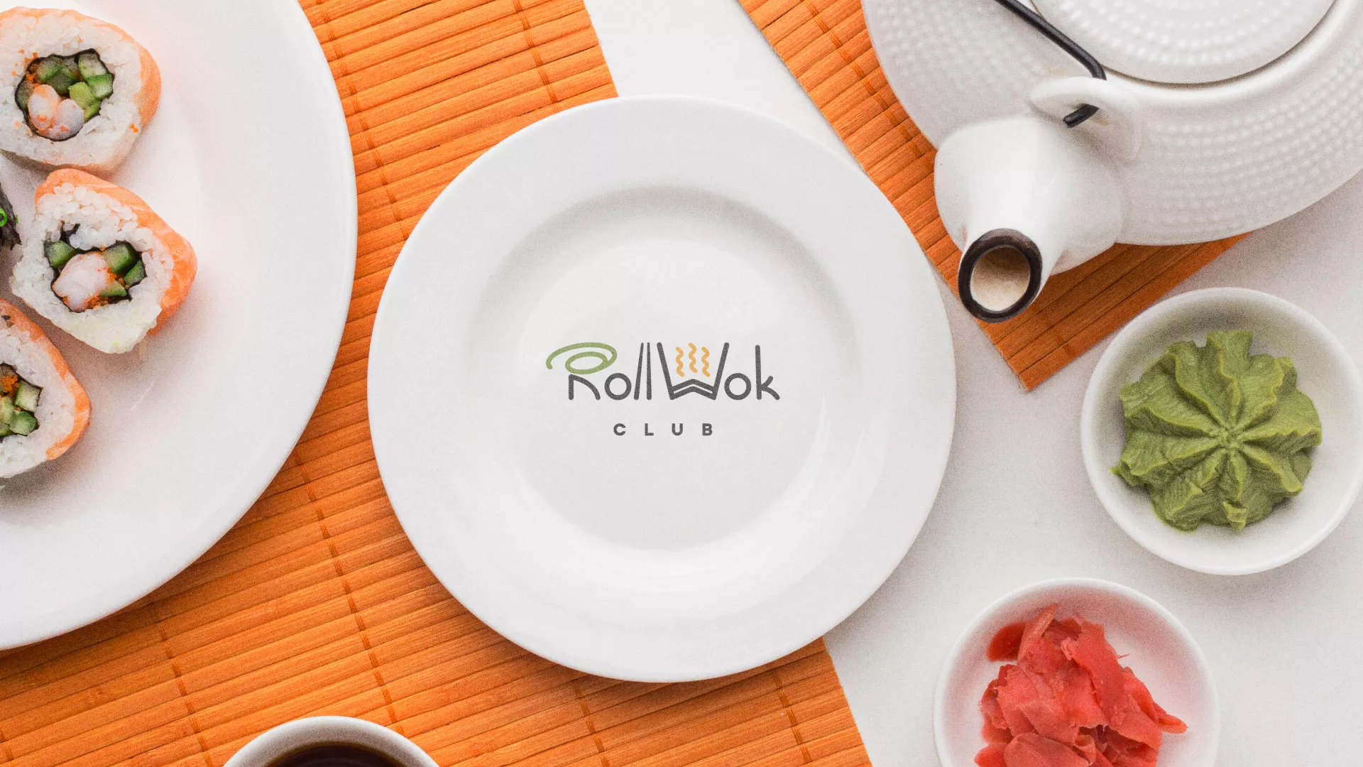 Разработка логотипа и фирменного стиля суши-бара «Roll Wok Club» в Новопавловске